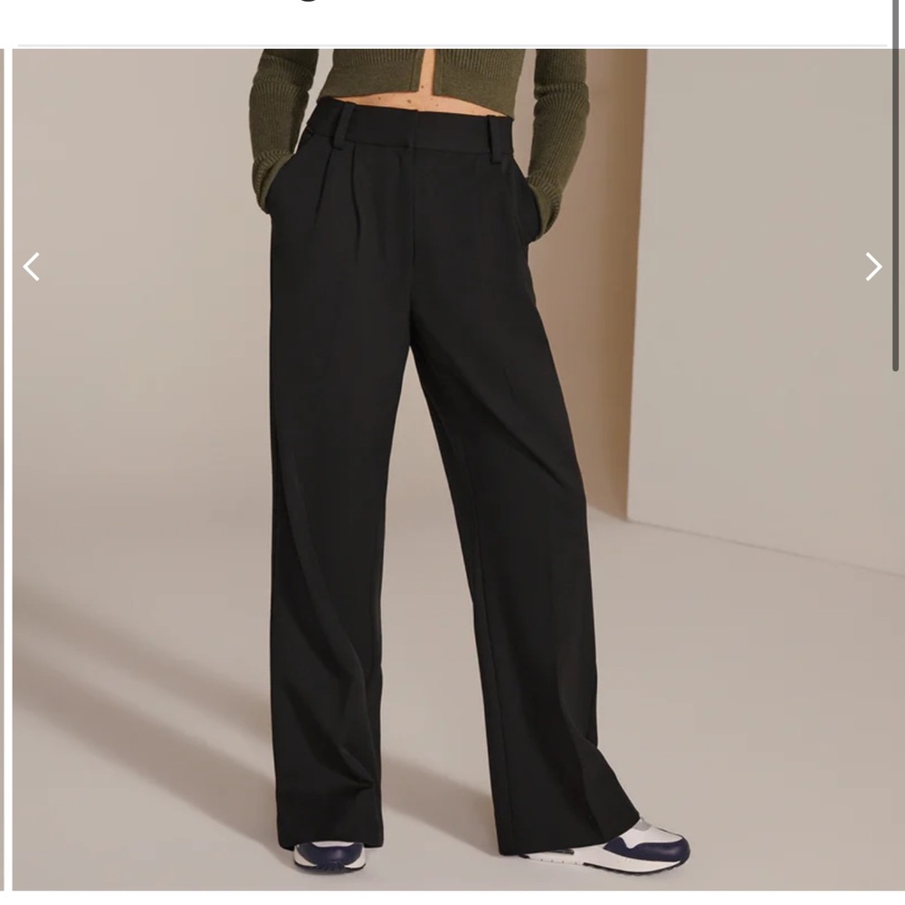 FAVORITE DAUGHTER The Favorite Pant shortie
Size 10 black